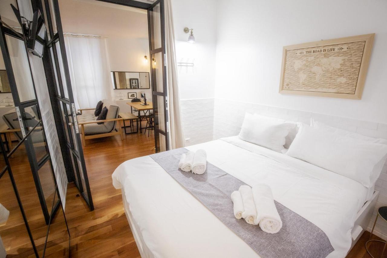 Lovely And Modern Flat Near The Colosseum Рим Екстериор снимка
